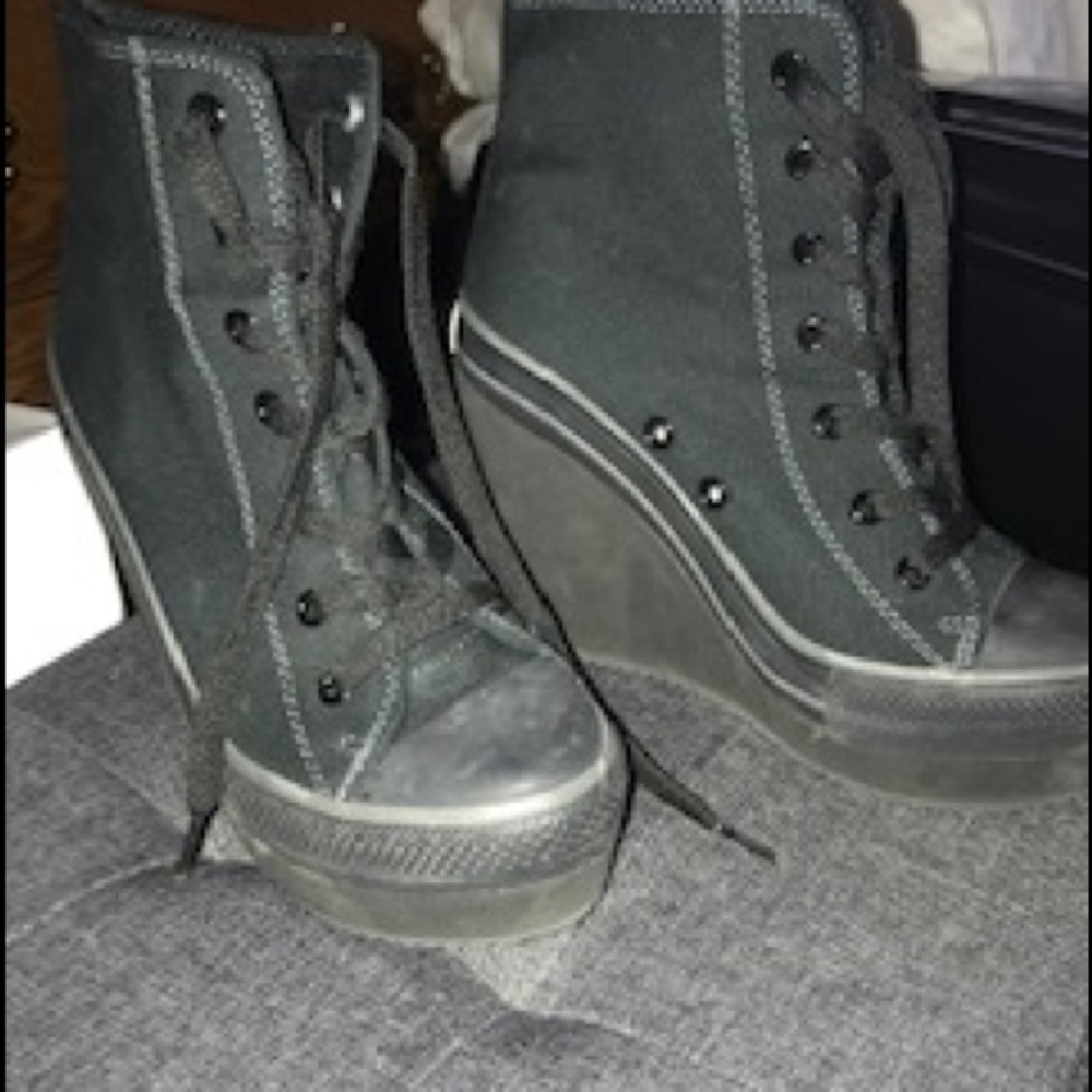 Lulu High-Top Platform Shoes